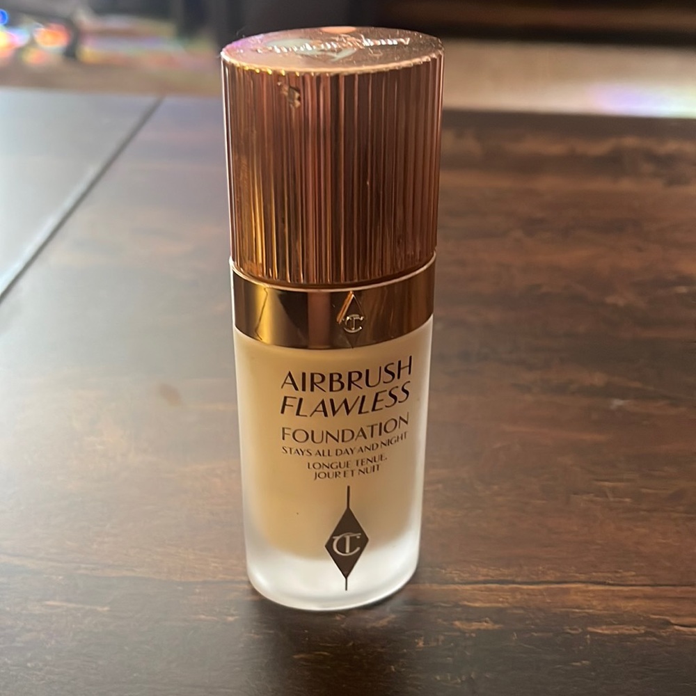 Charlotte Tilbury Airbrush Flawless Foundation